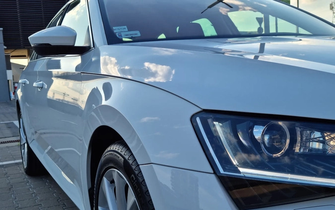 Skoda Superb cena 121900 przebieg: 66369, rok produkcji 2018 z Warszawa małe 742